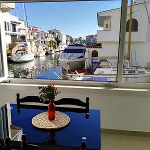 Waterside - Two Bedroom Apartment Empuriabrava